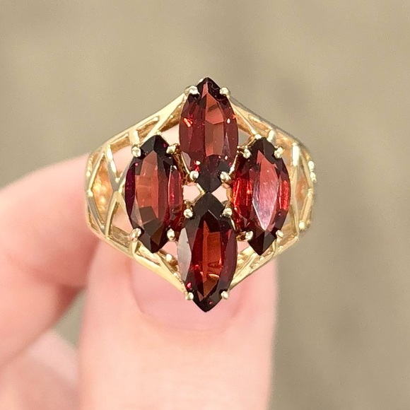 Jewelry - 14K Garnet Marquise red natural cluster flower filigree thick yellow gold ring